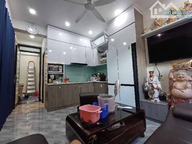 BÁN GẤP NHÀ LÔ GÓC 2 MẶT THOANG-TÔN ĐỨC THẮNG -ĐỐNG ĐA - 32M2-5 TẦNG /11,5 TỶ -KINH DOANH - 2