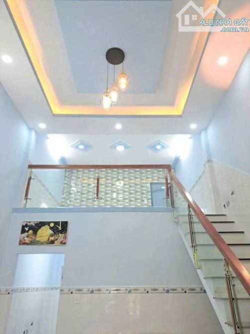 cần bán căn nhà 1 trệt 1 gác đúc còn mới 59m2 ở Tân Hiệp - Hóc Môn giá 725 triệu. - 2