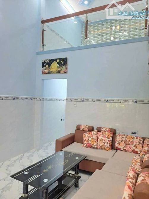 cần bán căn nhà 1 trệt 1 gác đúc còn mới 59m2 ở Tân Hiệp - Hóc Môn giá 725 triệu. - 2