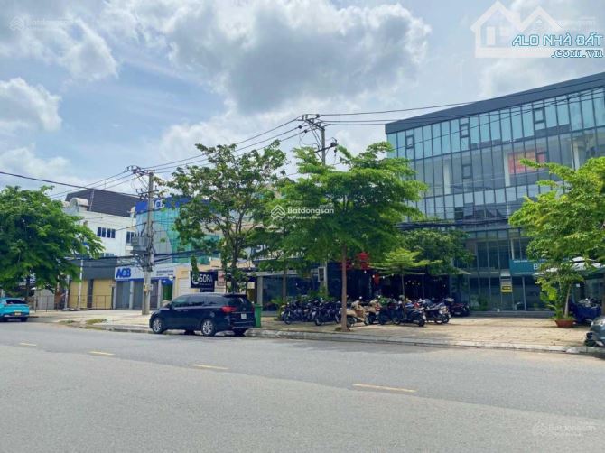 Bán 2700m2 đất MT đường Lương Định Của, Q2, full thổ cư, ngay chung cư - 2
