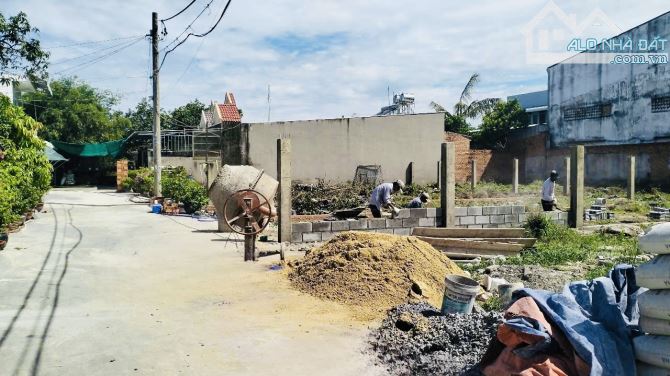Bán Đất Hóc Môn -100 M2 ( 5 x 20m )- HXH 5M  -  Chỉ 3,1Tỷ. - 2