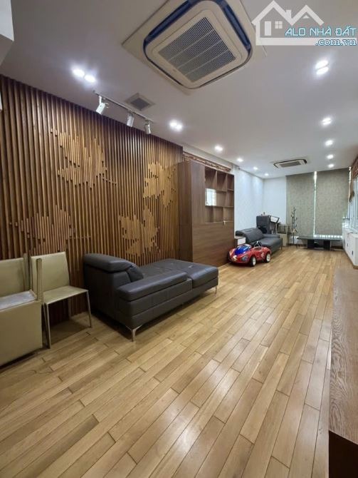Q8 MẶT TIỀN ÂU DƯƠNG LÂN 4.1x22M 4 TẦNG TIỆN Ở KẾT HỢP KINH DOANH FULL NỘI THẤT - 2