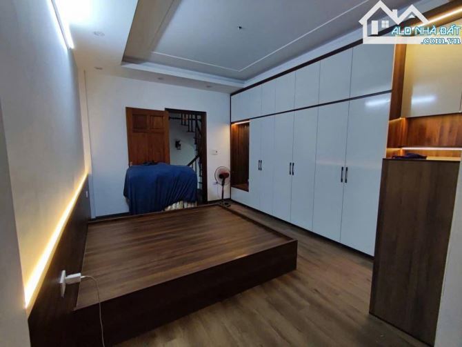 Bán nhà mới đẹp, 50m ra đườngTrịnh Văn Bô, ô tô đỗ cửa, DT 31m2, 5 tầng, giá chỉ 6.8 tỷ - 2