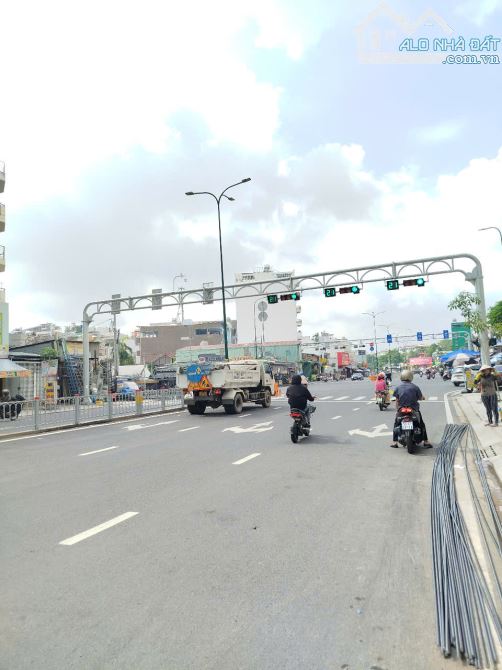 Cần bán gấp Building mặt tiền Dương Quảng Hàm 12x50m hầm 8 lầu chỉ 122 tỷ - 2