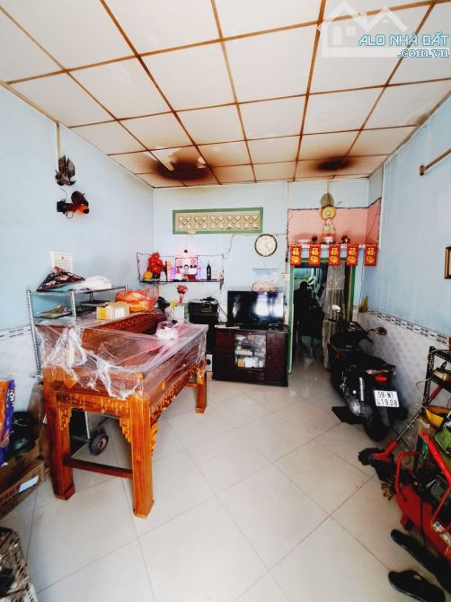 Nhà bán Lê Văn Quới, hẻm xe hơi, khu VIP Bình Tân đủ tiện ích xung quanh chỉ có 4.x tỷ.TL - 2