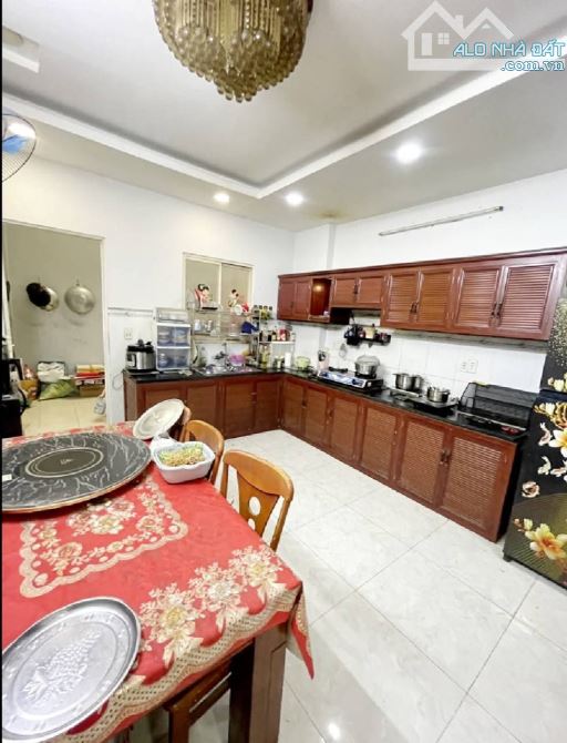 GIẢM CHÀO 450TR. Bán nhà Nguyễn Quý Yêm 93m2 3 tầng hẻm xe hơi thông, còn nhỉnh  6 tỷ - 2