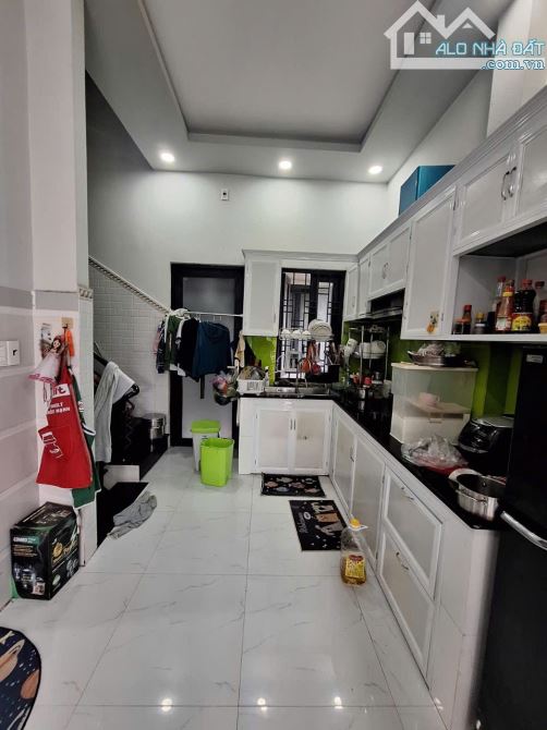 KHU PHÂN LÔ - HẺM XE TẢI - ĐÌNH PHONG PHÚ - NHÀ 4 TẦNG MỚI ĐẸP - 6 PHÒNG CHO THUÊ 15TR/TH/ - 2
