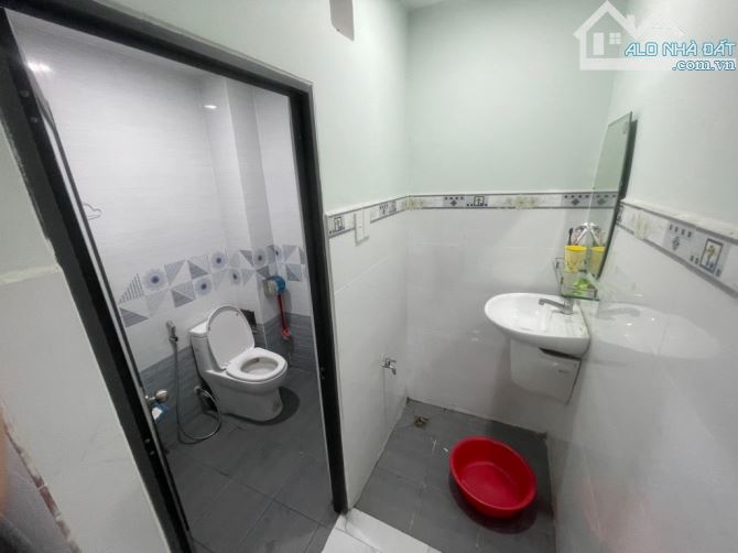 Hơn  3 tỷ nhà 4x15m mặt tiền nhựa ngay chợ Bà Điểm, Hóc Môn - 2