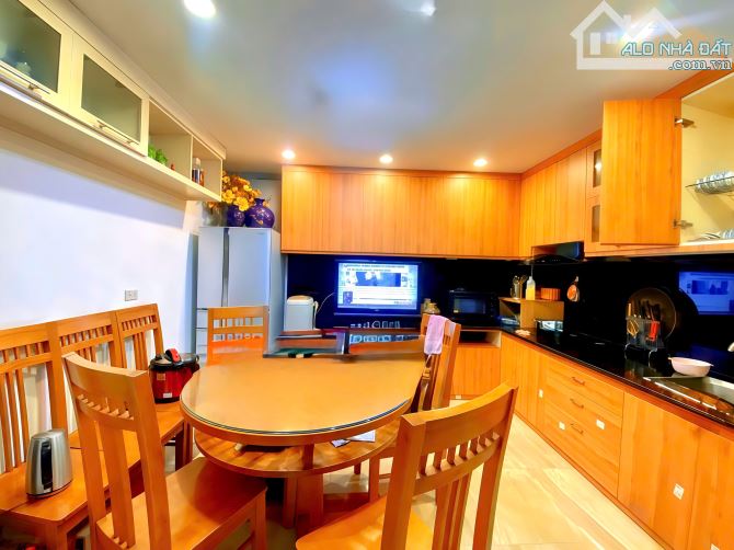 Bán nhà phân lô Trần Quang Diệu 42m2*5T,vỉa hè, kinh doanh,oto tránh,10m ra phố,giá 17tỷ. - 2
