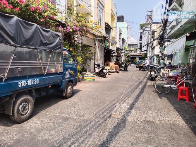 Nhà bán: đường Bình Tiên. Q 6. DTSD 37m2. 3 tầng. Giá 4,8 tỷ - 2