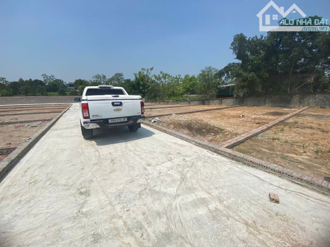 Bán đất nghỉ dưỡng Cẩm Lĩnh, gần hồ Suối Hai 100 m2, giá chưa đến 1 tỷ, ô tô đỗ - 2