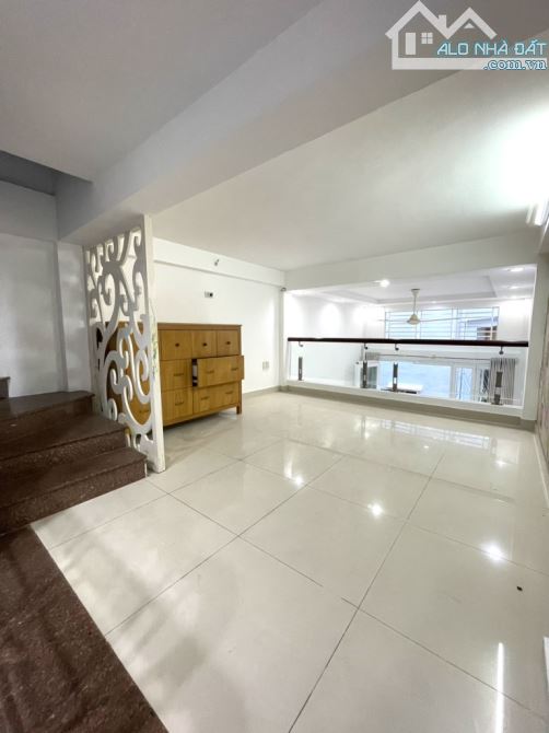 NGUYỄN THỊ MINH KHAI PHƯỜNG 6 QUẬN 3 DT: 36M2- 9 TỶ 5 - 2
