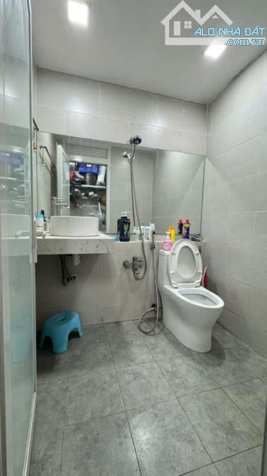 Nhà xe hơi đỗ cửa, 4 tầng đường Lâm Văn Bền - Nhỉnh 10 tỷ - 2