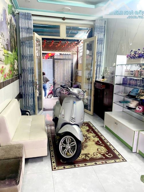 HẺM 3 GÁC, BÔNG SAO, F3, Q8, 3 TẦNG ĐÚC, 81.0M2, 6.4 TỶ. - 2