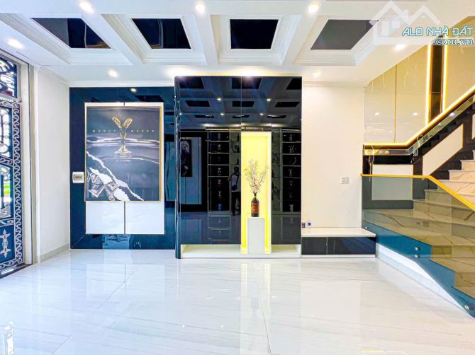 Nhà 2 lầu phong cách tân cổ điển sang trọng đường D1 KDC Hồng Loan, Cần thơ - 2