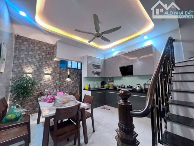 Bán Nhà Thượng Thanh, Long Biên 4T, 56m2 giá 10,38 tỷ ( ô tô đỗ cửa) - 2