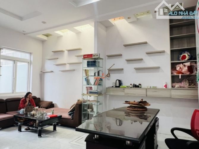 NHÀ HẺM 63 NƠ TRANG GƯH, P TÂN TIẾN, TP BMT. 5X21, 3.6 TỶ - 3