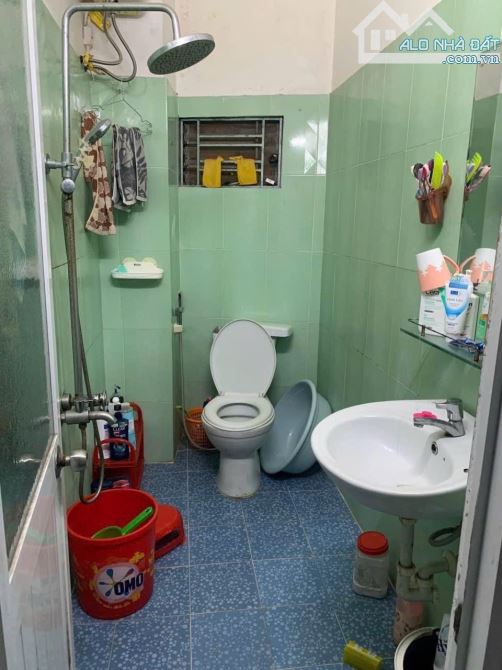 MẶT TIỀN HẼM KHU LÊ QUỐC HƯNG P12 NHÀ PHÂN LÔ DT ĐẤT 26M2 ( Ngang 3.4m)  KHU CHỢ XÓM CHIẾU - 3