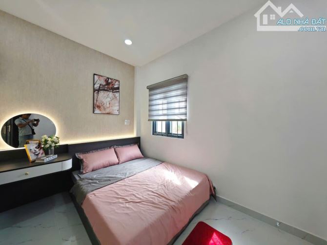 Bán nhà phố cao cấp quận 12 giá 5.99 tỷ TL. Gần UBND quận 12 - 3