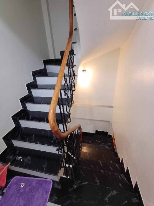 BÁN GẤP NHÀ LÔ GÓC 2 MẶT THOANG-TÔN ĐỨC THẮNG -ĐỐNG ĐA - 32M2-5 TẦNG /11,5 TỶ -KINH DOANH - 3
