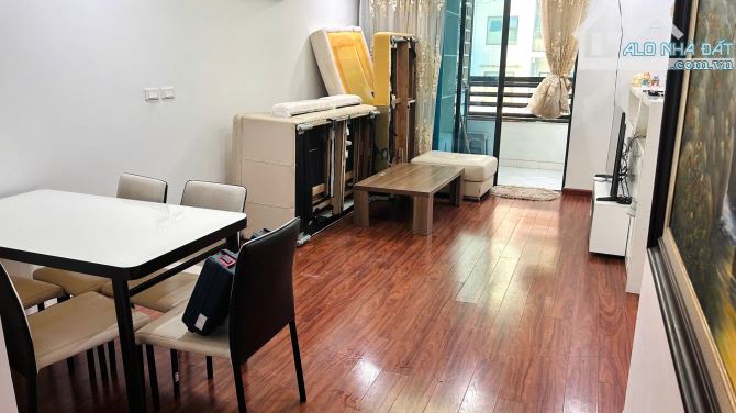 Cho thuê căn hộ đẹp tại Golden Land, Đường Nguyễn Trãi 2 phòng ngủ full đồ chỉ 15 tr/th - 3