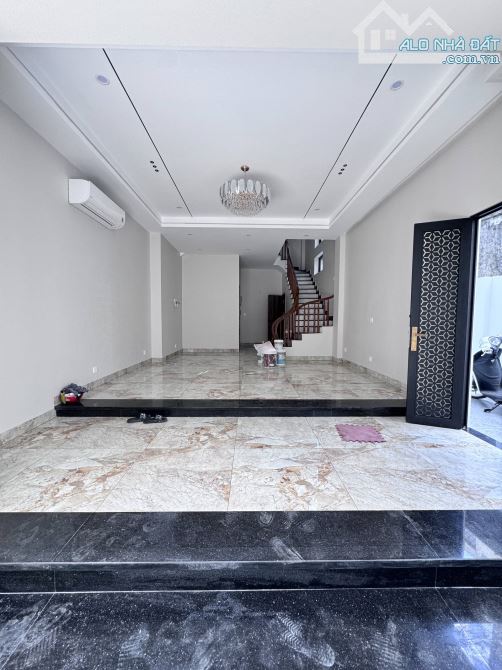 Bán Nhà Vũ Xuân Thiều LÔ GÓC THANG MÁY SIÊU Ô TÔ DỪNG ĐỖ NGÀY ĐÊM 48M2 6T  10.5 tỷ - 3