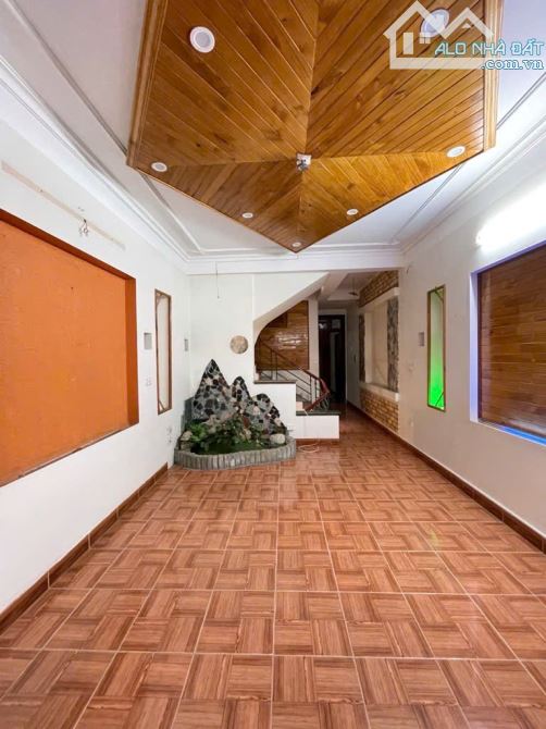 BÁN NHÀ GIA QUẤT – Ô TÔ TRÁNH – DÂN XÂY - Ở NGAY – 70M2 CHỈ 14,1TỶ - 3