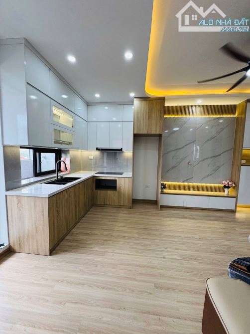Bán căn hộ sổ đỏ hàng hiếm tòa CT1, chung cư Vĩnh Hoàng, Đền Lừ, 64m2, 3 ngủ, giá 4 tỷ - 3