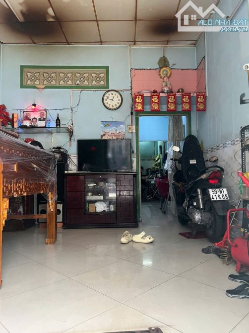 Nhà bán Lê Văn Quới, hẻm xe hơi, khu VIP Bình Tân đủ tiện ích xung quanh chỉ có 4.x tỷ.TL - 3