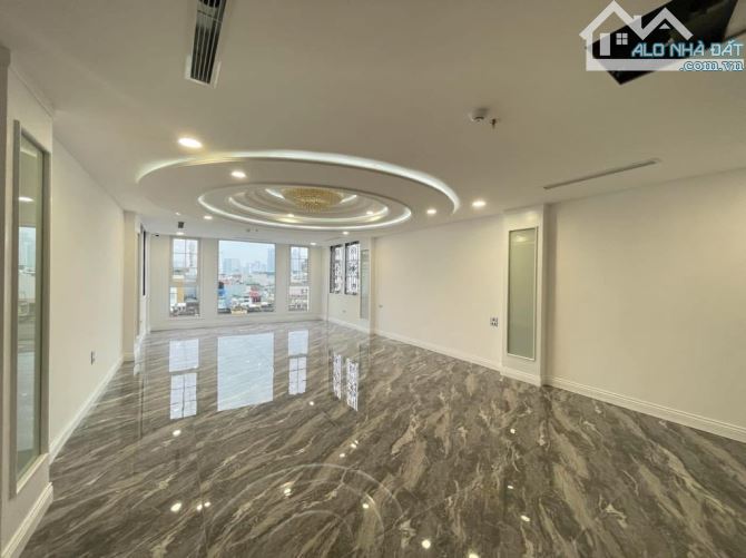 Bán nhà mặt phố Đại La căn góc 2 mặt tiền 1 mặt phố 1 mặt ngõ vỉ hè 2 bên vị trí đắc địa D