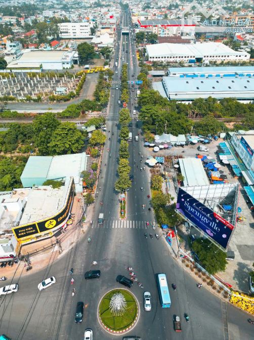 Giá 30 tỷ. Bán toà nhà mặt tiền đường Đồng Khởi gần bv Đồng Nai. DT 400m2. SHR - 3