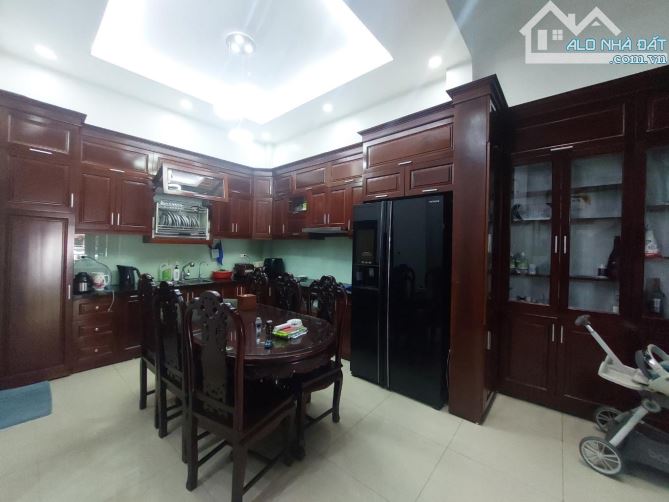 Bán nhà Phân lô - Phố Lâm Hạ - LONG BIÊN - DT 81m 5t - 3
