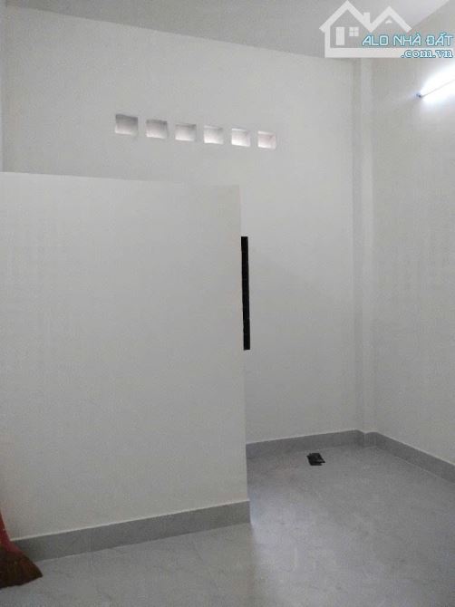 Nhà bán: đường Bình Tiên. Q 6. DTSD 37m2. 3 tầng. Giá 4,8 tỷ - 3