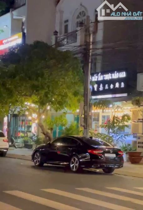 Nhà MT D1 KDC Phú Hòa - TDM: 6 X 20 Full thổ cư, Hoàn công sẵn, 1 trệt 3 lầu - 3