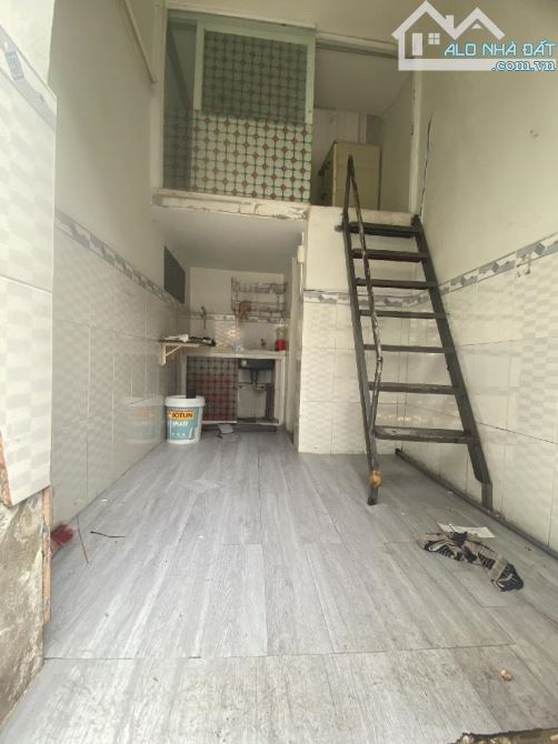 Bán nhà ngay Nguyễn Sơn, BHHA, Bình Tân 7.7m² - 2 tầng, chỉ 770 triệu. - 3