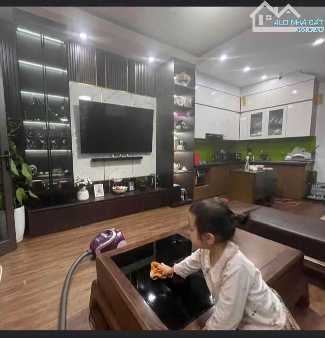 BÁN NHÀ TỰU LIỆT, LINH ĐÀM 5 TẦNG ĐẸP, Ô TÔ ĐỖ CỬA - FULL NỘI THẤT Ở NGAY CHỈ HƠN 5 TỶ. - 3