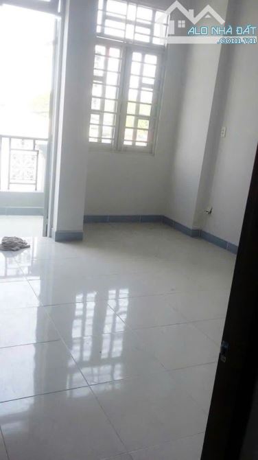 BÁN NHÀ 2 TẦNG SÁT MT LÊ VĂN KHƯƠNG QUẬN 12- DT 65m2 (3,7x18) 3PN- chỉ 4,39tỷ - 4