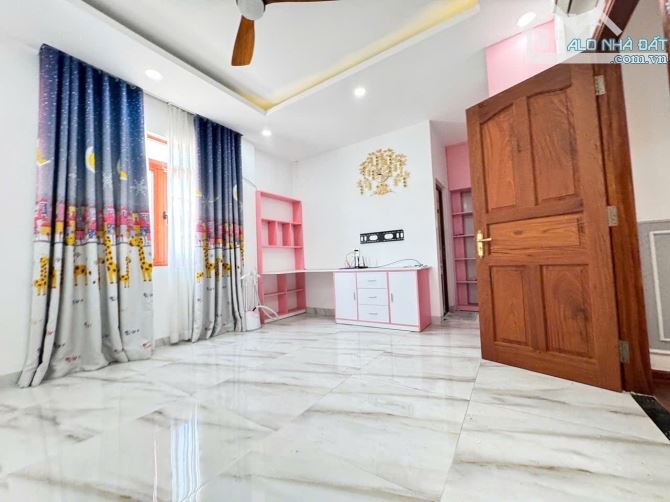 Bán Biệt Thự mặt tiền đường số 10 HIỆP BÌNH CHÁNH THỦ ĐỨC DT: 120m2 Giá 16.6 Tỷ - 4