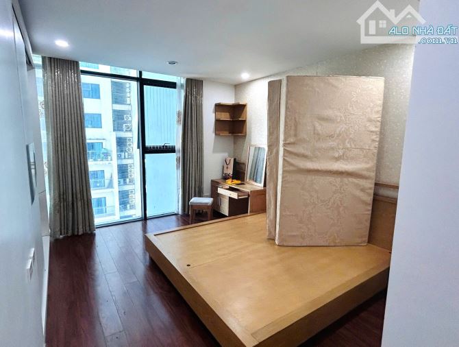Cho thuê căn hộ đẹp tại Golden Land, Đường Nguyễn Trãi 2 phòng ngủ full đồ chỉ 15 tr/th - 4