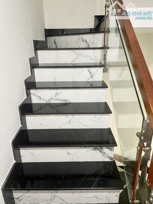 TLCChủ-Mặt Tiền Đường Hoa,Phú Nhuận-Ngang 4m-A4-Thiết Kế Đẹp-4 Tầng-Xe Hơi Tránh-Nhỉnh 17T - 4
