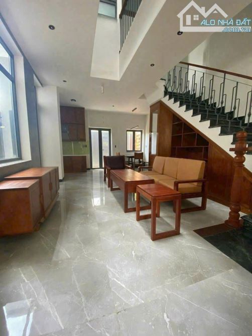 Bán Nhà 4 Tầng Sân Thượng ,DT 82m2, - Mặt Tiền Đường 8M,800m ra 3 trường Đại Học, GSmetro. - 4