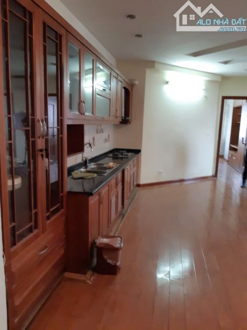 Cho thuê căn hộ 108m 2 phòng ngủ nội thất cơ bản tại 57 Vũ Trọng Phụng chỉ 12 tr/tháng - 4