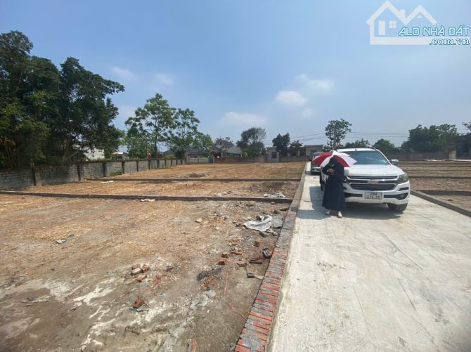 Bán đất nghỉ dưỡng Cẩm Lĩnh, gần hồ Suối Hai 100 m2, giá chưa đến 1 tỷ, ô tô đỗ - 4