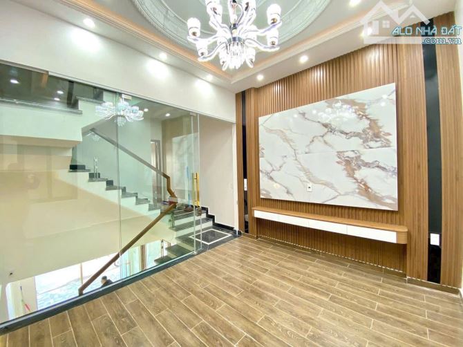 Nhà đẹp xây mới độc lập 40 m2 x 4T TĐC Sao Sáng - Tuyến 2 Ngô Gia Tự - 5