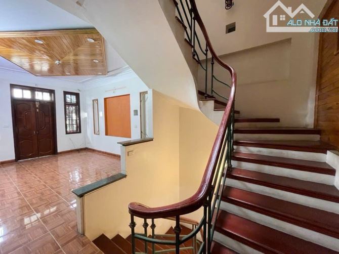 BÁN NHÀ GIA QUẤT – Ô TÔ TRÁNH – DÂN XÂY - Ở NGAY – 70M2 CHỈ 14,1TỶ - 5