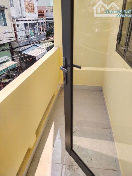 Nhà bán: đường Bình Tiên. Q 6. DTSD 37m2. 3 tầng. Giá 4,8 tỷ - 5