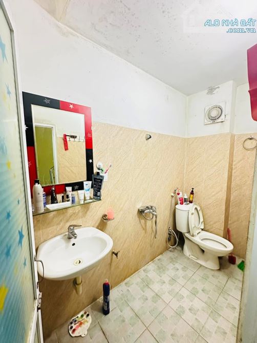 Bán nhà Trần Đại Nghĩa 20/22m2, 4T, mt 3m cách phố 10m, ngõ thông, sổ đẹp. Giá 6.65 tỷ