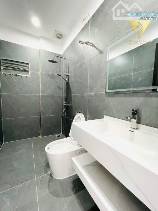 Bán nhà 4 tầng tại Hồ Sen , Dư Hàng Kênh ,Lê Chân Giá 5 ty2 - 5