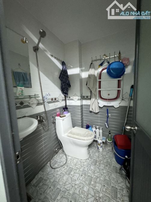CHỈ 2,9 TỶ NHÀ 4 TẦNG 5,1x6,2m CĂN GÓC 2 MẶT HẺM 3m ĐOÀN VĂN BƠ QUẬN 4 - 5