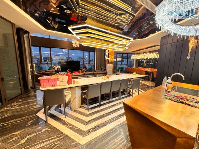 SIÊU HIẾM TUYỆT PHẨM LÔ GÓC 3 MẶT THOÁNG-MẶT PHỐ VIEW SÔNG210m² - 9 tầng – Mặt tiền 20m - 5